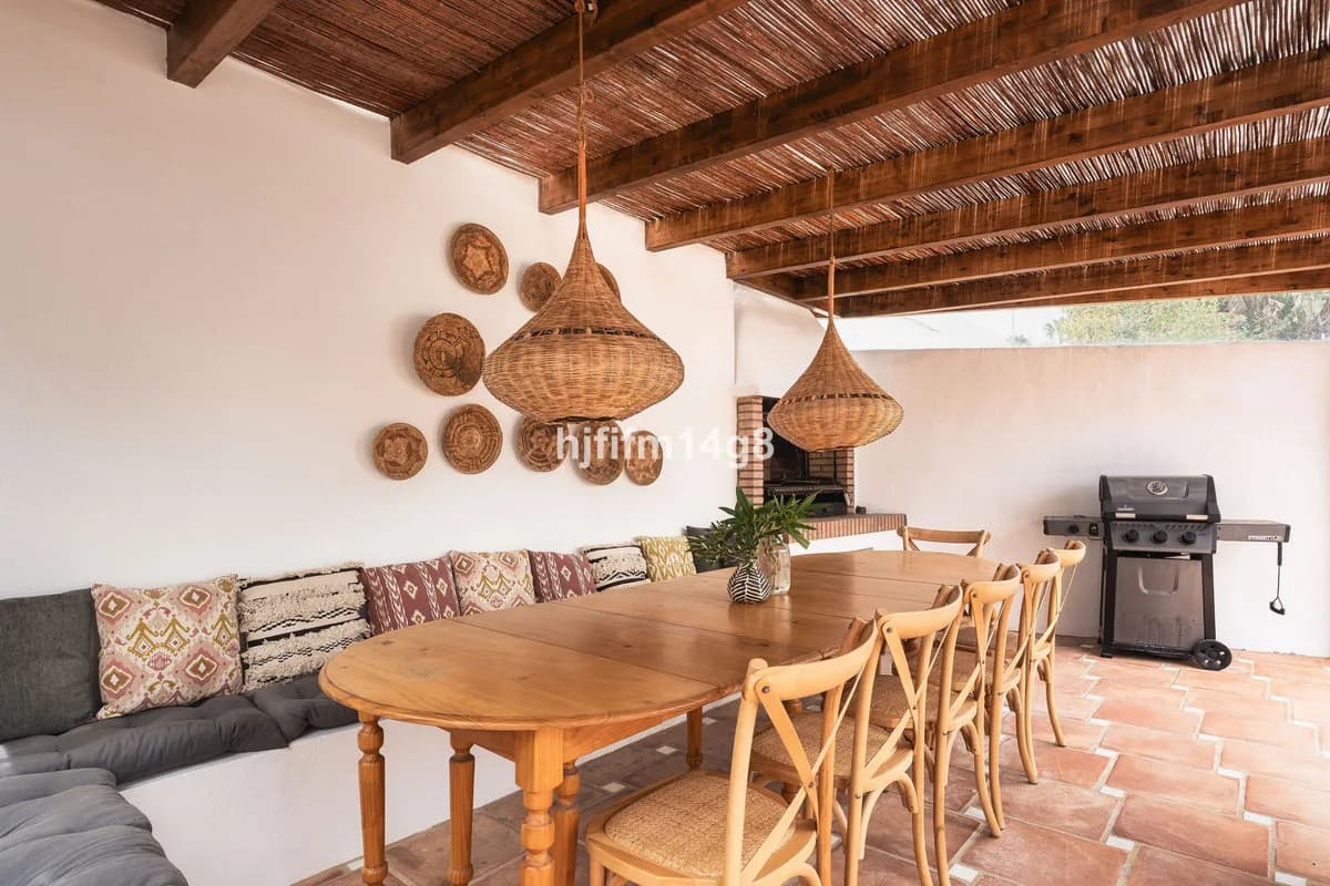 3 Bedroom Detached Villa for Sale in Estepona, Málaga - Image 5