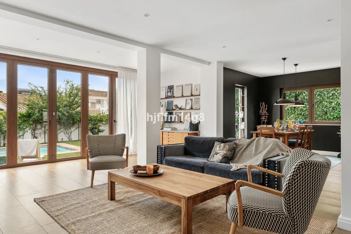 3 Bedroom Detached Villa for Sale in Estepona, Málaga - Image 7