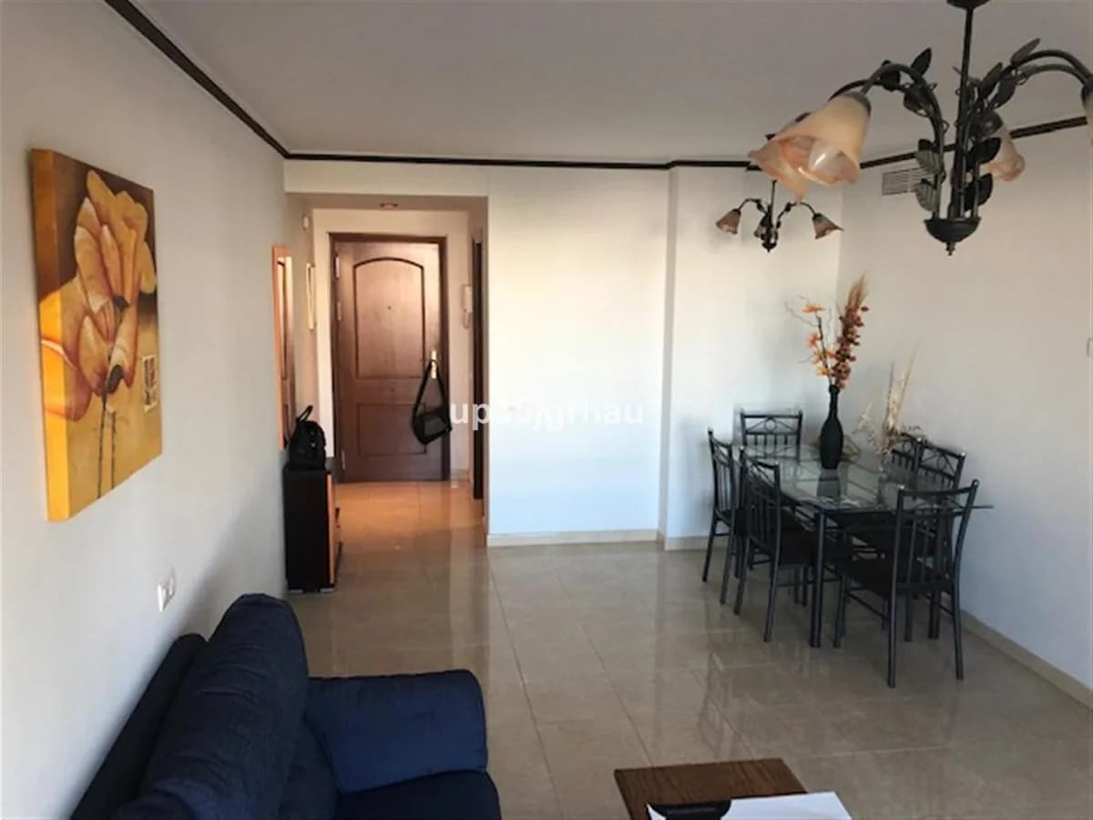 2 Bedroom Middle Floor Apartment for Sale in Estepona, Málaga - Image 7