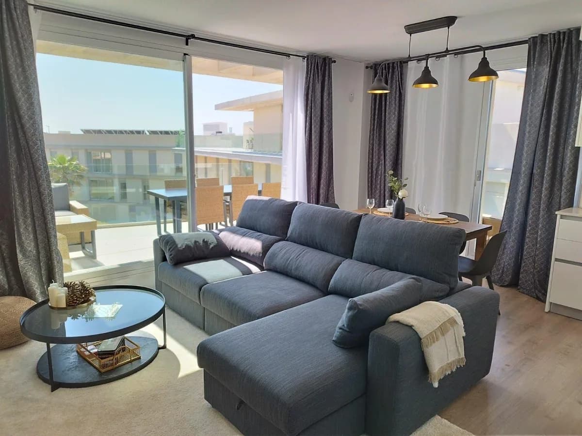 2 Bedroom Top Floor Apartment for Sale in Estepona, Málaga