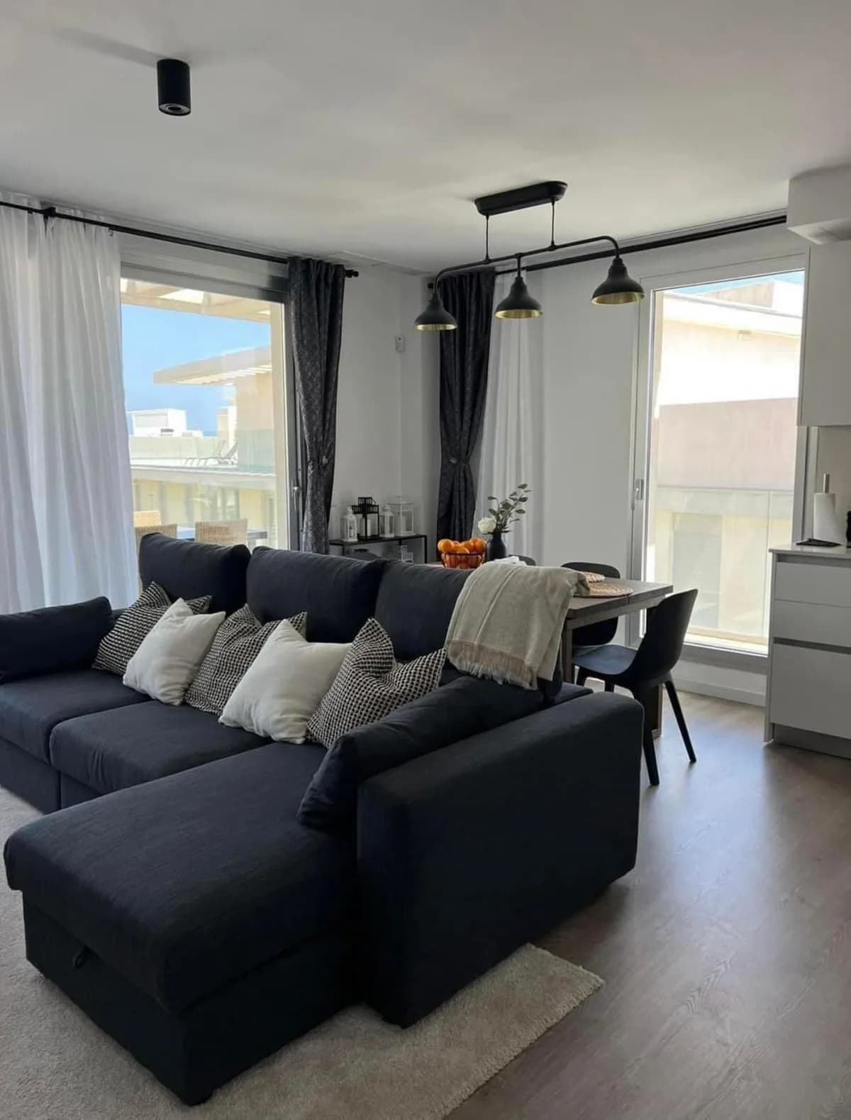 2 Bedroom Top Floor Apartment for Sale in Estepona, Málaga - Image 4