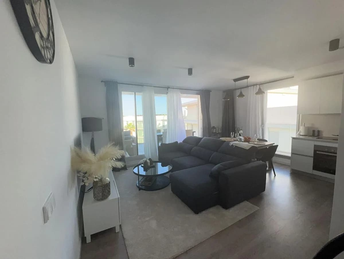2 Bedroom Top Floor Apartment for Sale in Estepona, Málaga - Image 5