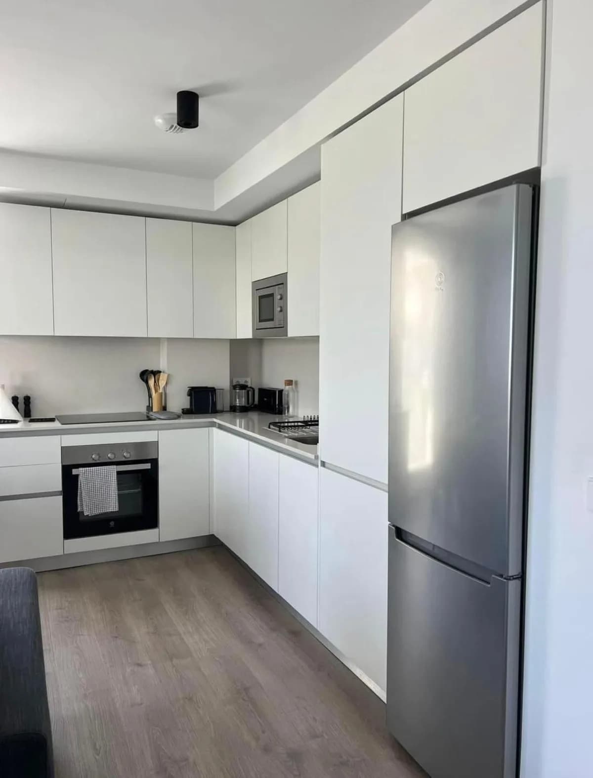 2 Bedroom Top Floor Apartment for Sale in Estepona, Málaga - Image 8