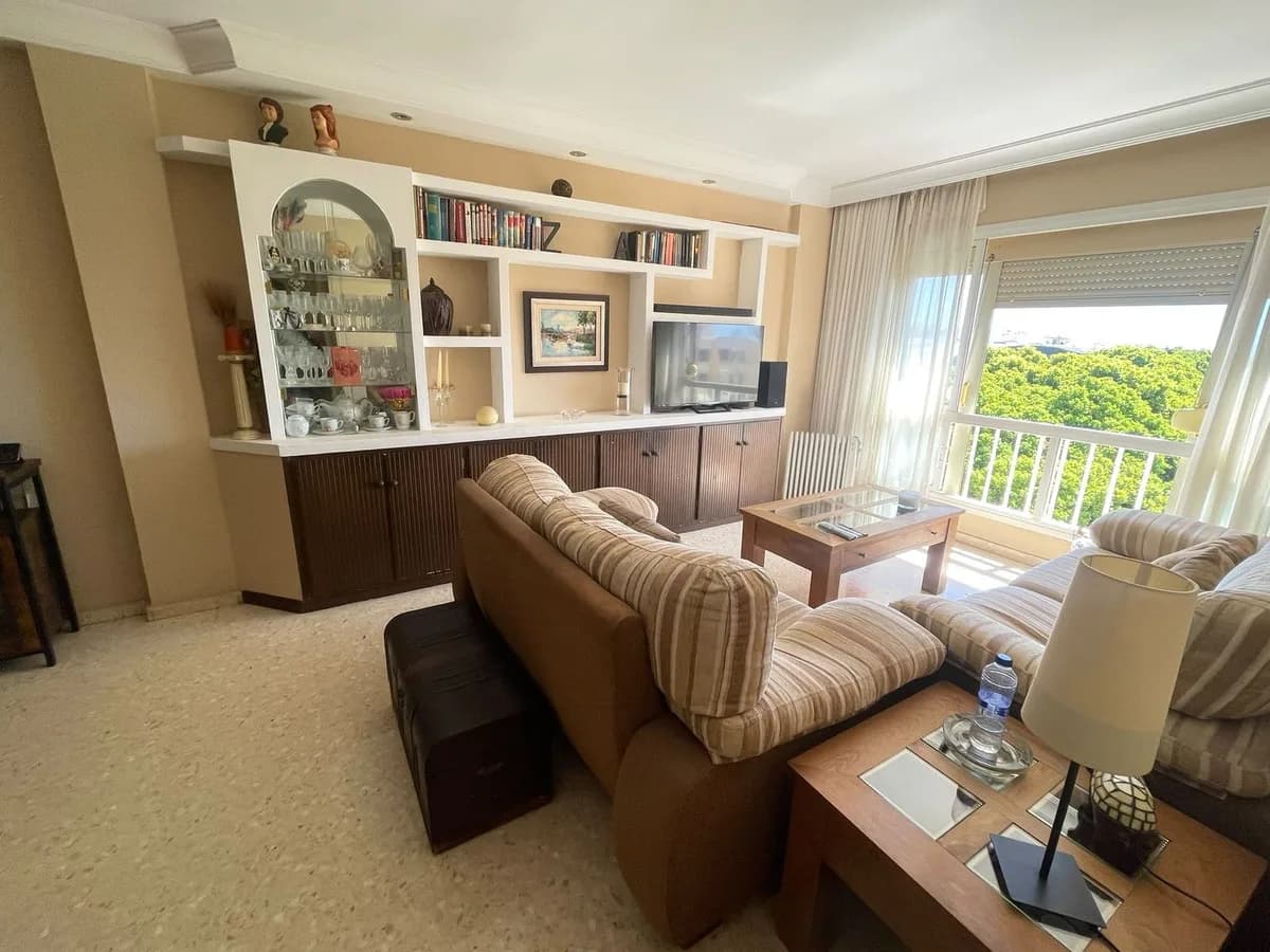 3 Bedroom Top Floor Apartment for Sale in Estepona, Málaga - Image 8