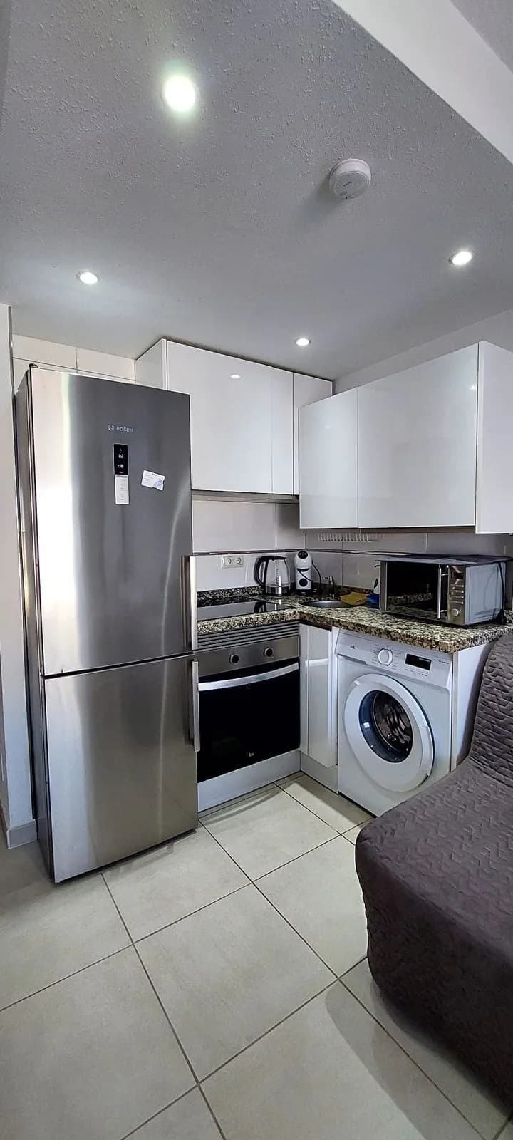 1 Bedroom Middle Floor Apartment for Sale in Benalmadena, Málaga - Image 3