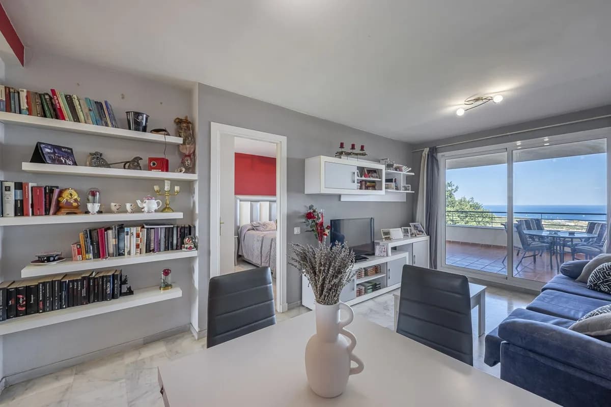 3 Bedroom Middle Floor Apartment for Sale in Casares Playa, Málaga - Image 2