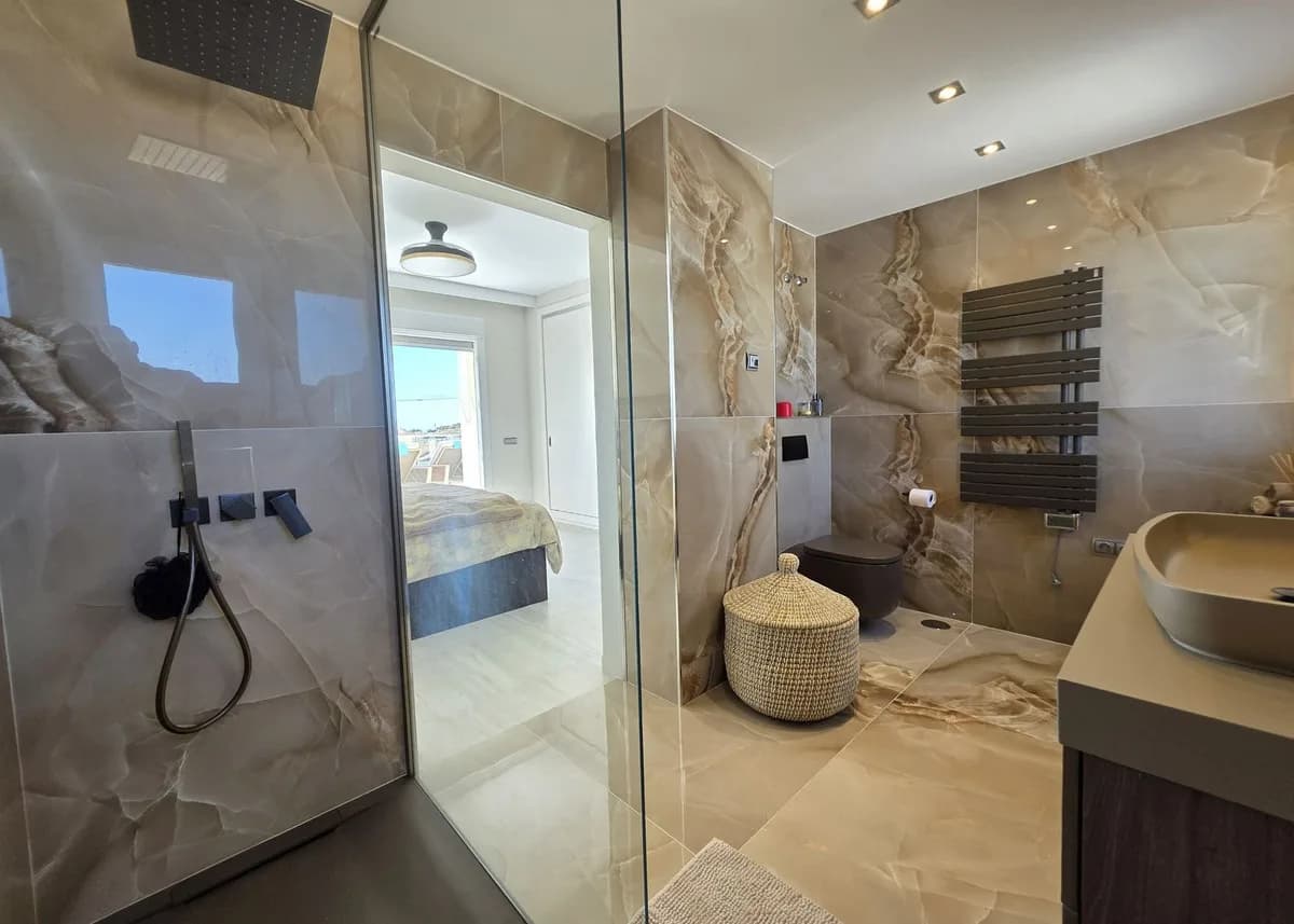 2 Bedroom Penthouse for Sale in Cerros del Aguila, Málaga - Image 7