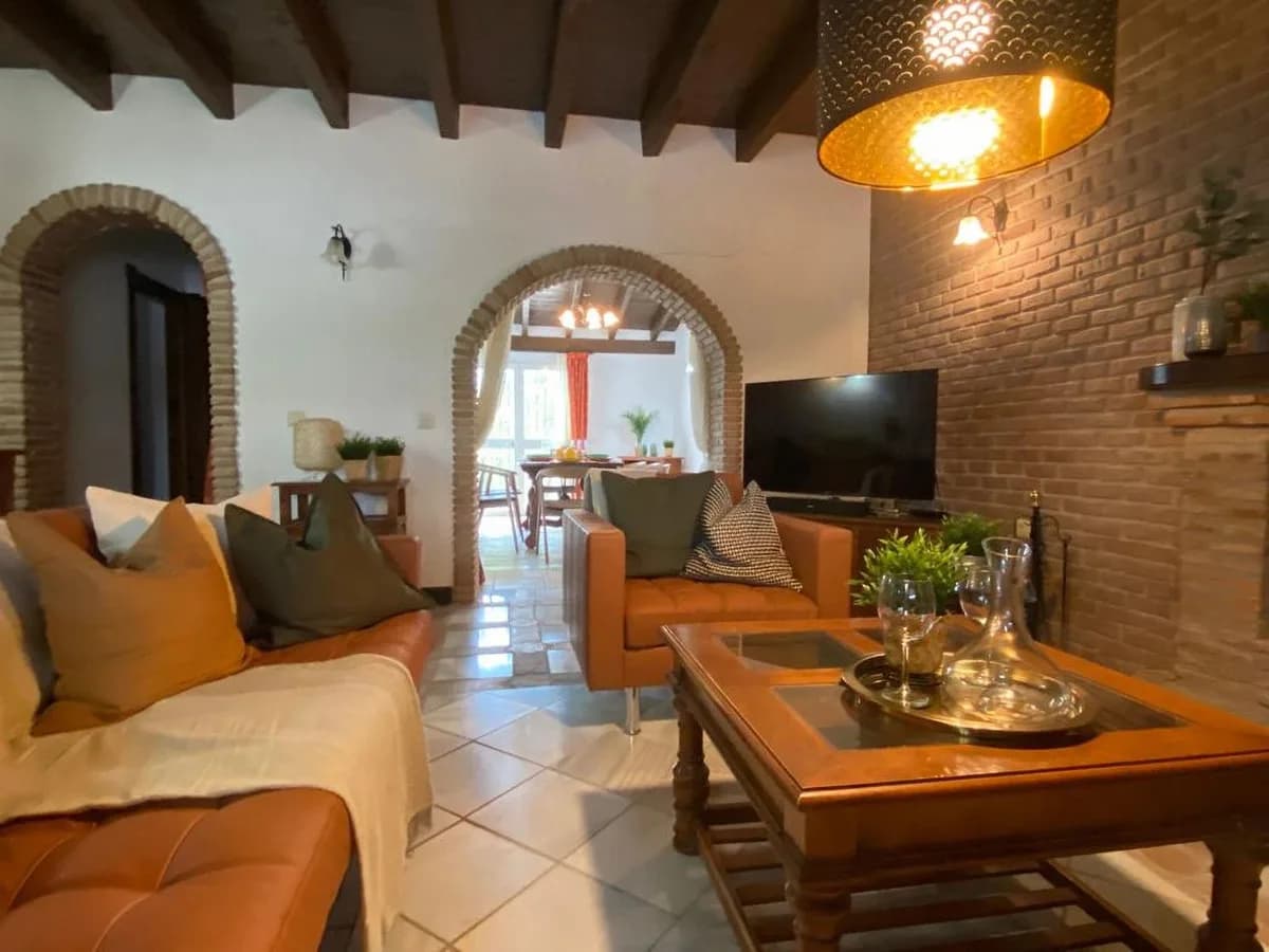 4 Bedroom Finca - Cortijo for Sale in Alhaurín el Grande, Málaga - Image 9