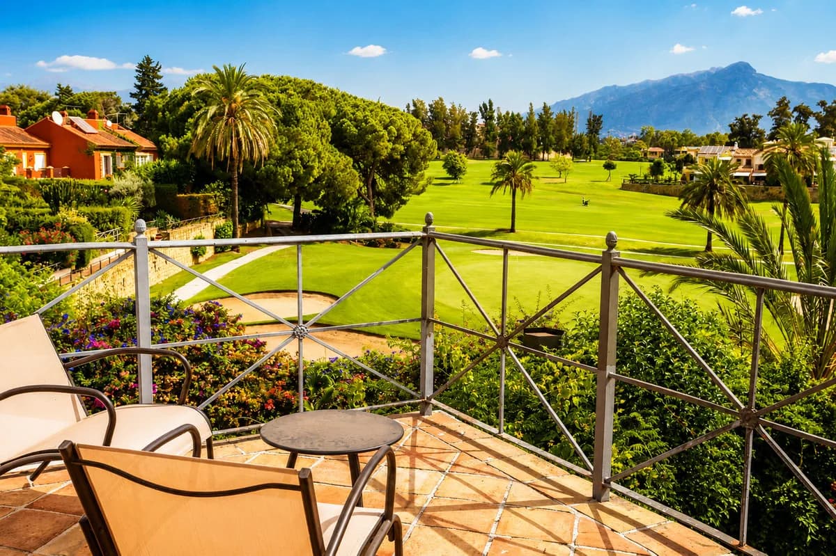 6 Bedroom Townhouse for Sale in Guadalmina Alta, Málaga