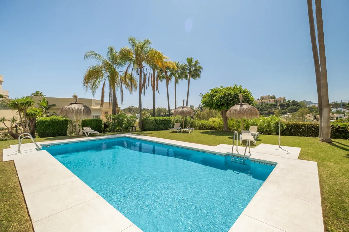 4 Bedroom Townhouse for Sale in Benahavís, Málaga - Image 4