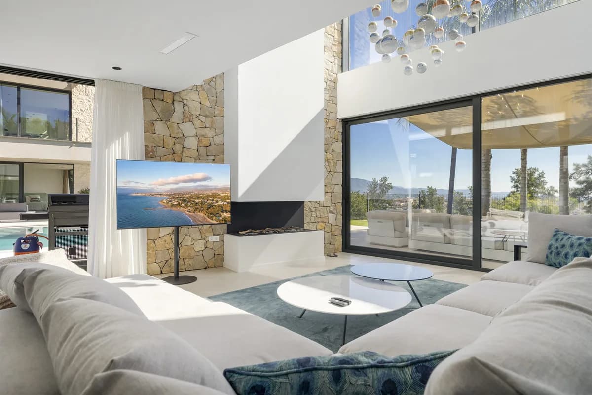 5 Bedroom Detached Villa for Sale in Benahavís, Málaga - Image 4