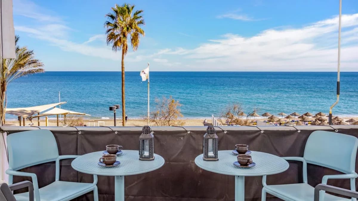 2 Bedroom Middle Floor Apartment for Sale in Fuengirola, Málaga