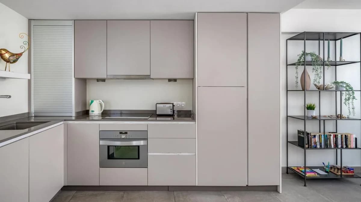 2 Bedroom Middle Floor Apartment for Sale in Fuengirola, Málaga - Image 9