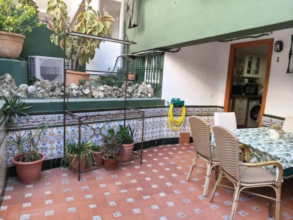 1 Bedroom Middle Floor Apartment for Sale in Torreguadiaro, Cádiz - Image 2