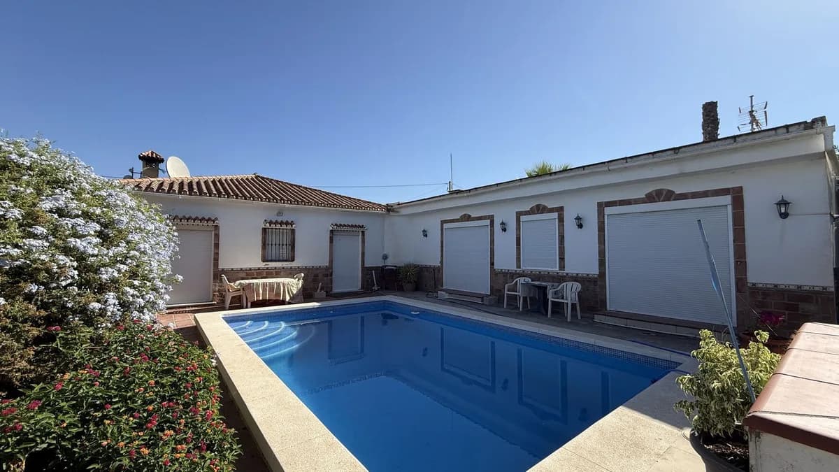 4 Bedroom Finca - Cortijo for Sale in Alhaurín el Grande, Málaga - Image 3