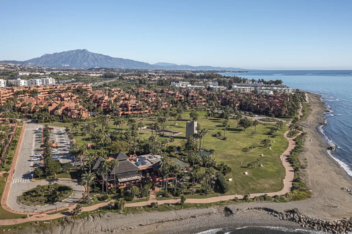 2 Bedroom Ground Floor Apartment for Sale in Estepona, Málaga