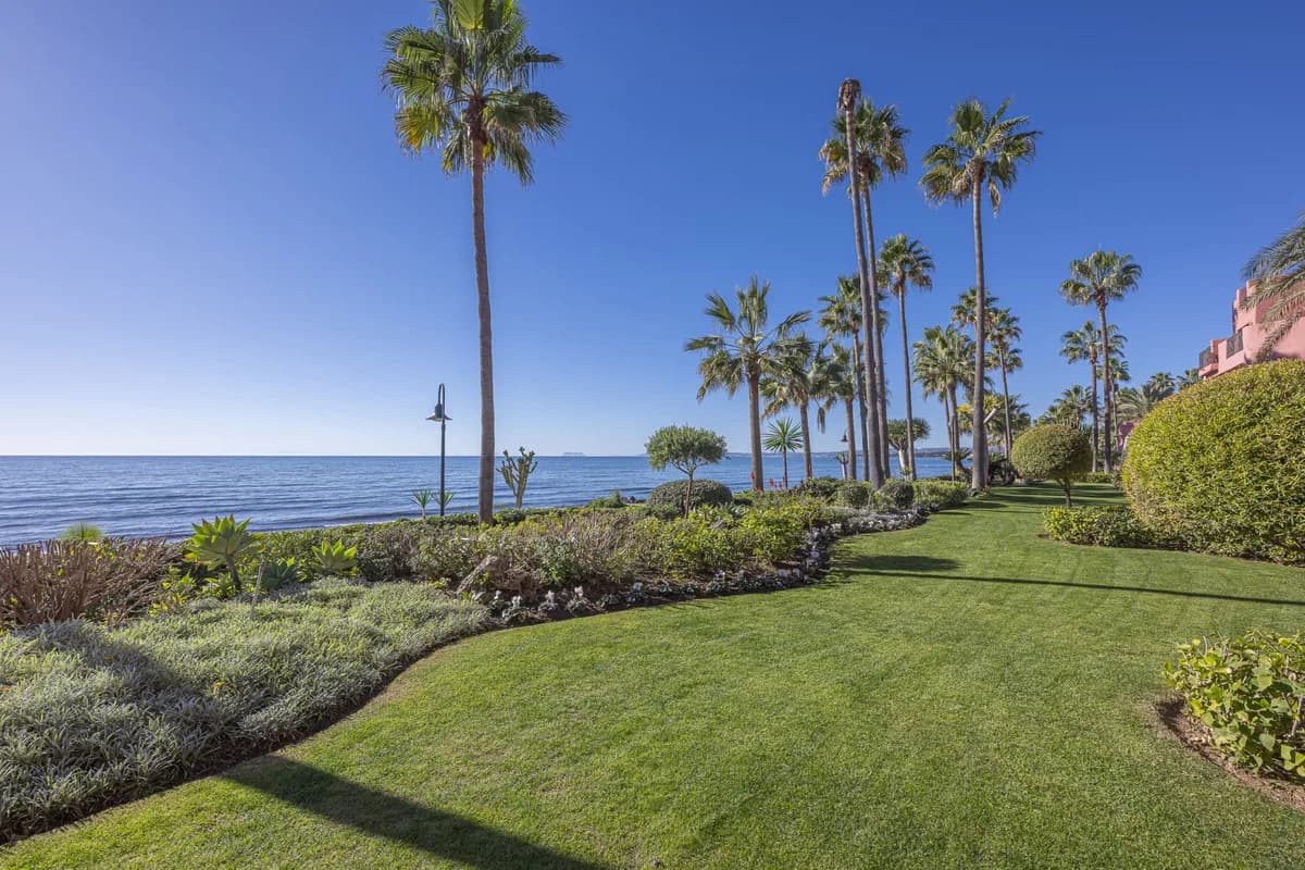 2 Bedroom Ground Floor Apartment for Sale in Estepona, Málaga - Image 2