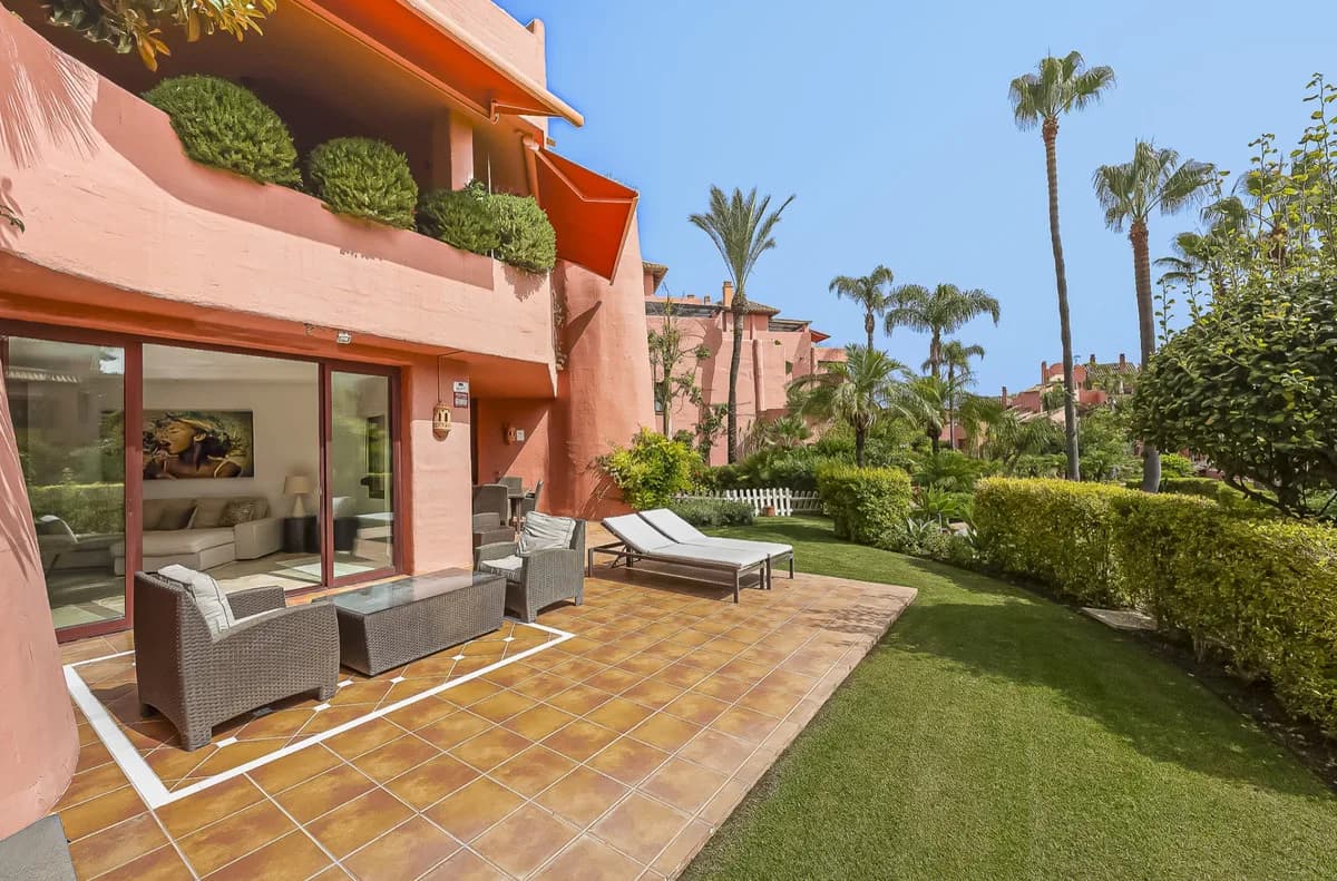 2 Bedroom Ground Floor Apartment for Sale in Estepona, Málaga - Image 3