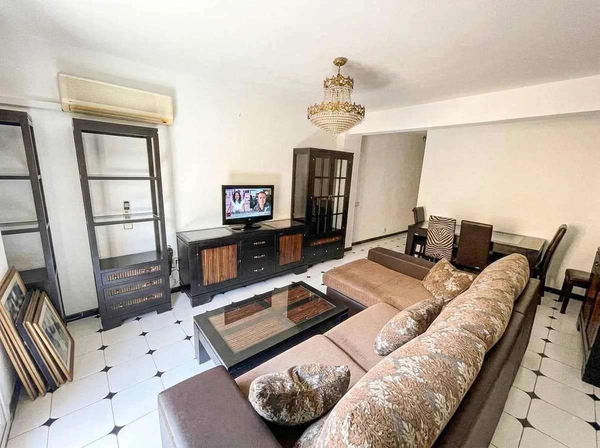 3 Bedroom Middle Floor Apartment for Sale in Fuengirola, Málaga - Image 2