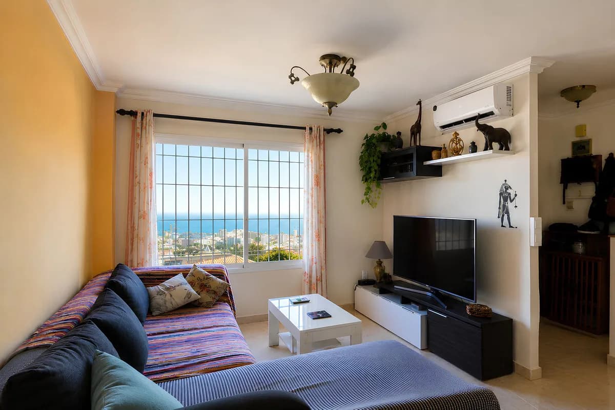 4 Bedroom Townhouse for Sale in Benalmadena, Málaga - Image 6