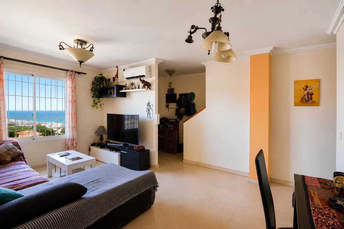 4 Bedroom Townhouse for Sale in Benalmadena, Málaga - Image 7