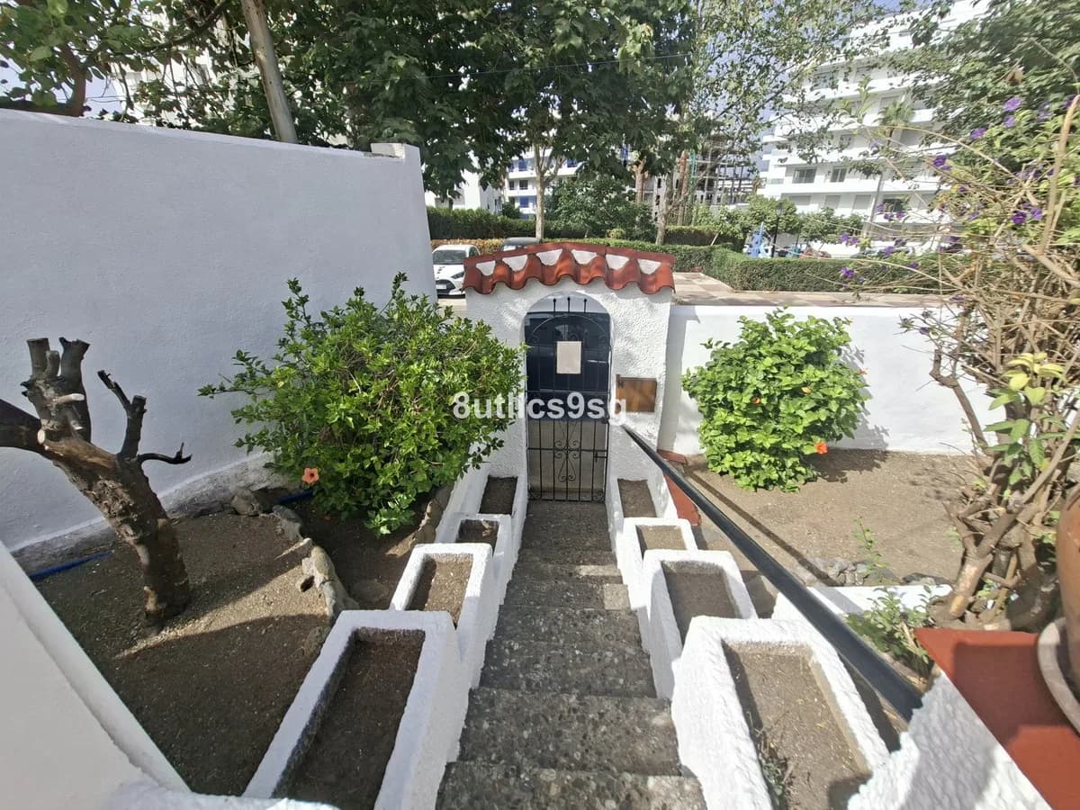 2 Bedroom Detached Villa for Sale in La Campana, Málaga