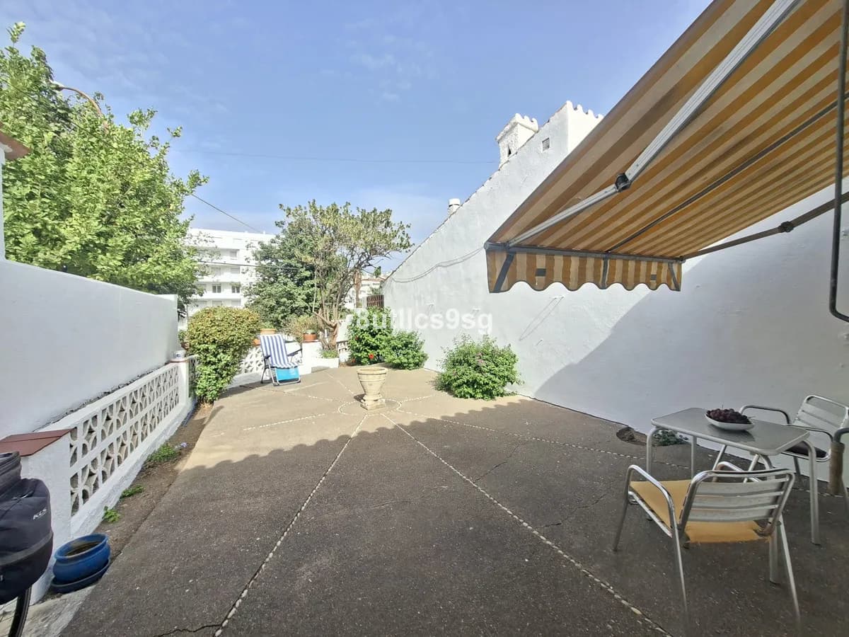 2 Bedroom Detached Villa for Sale in La Campana, Málaga - Image 2