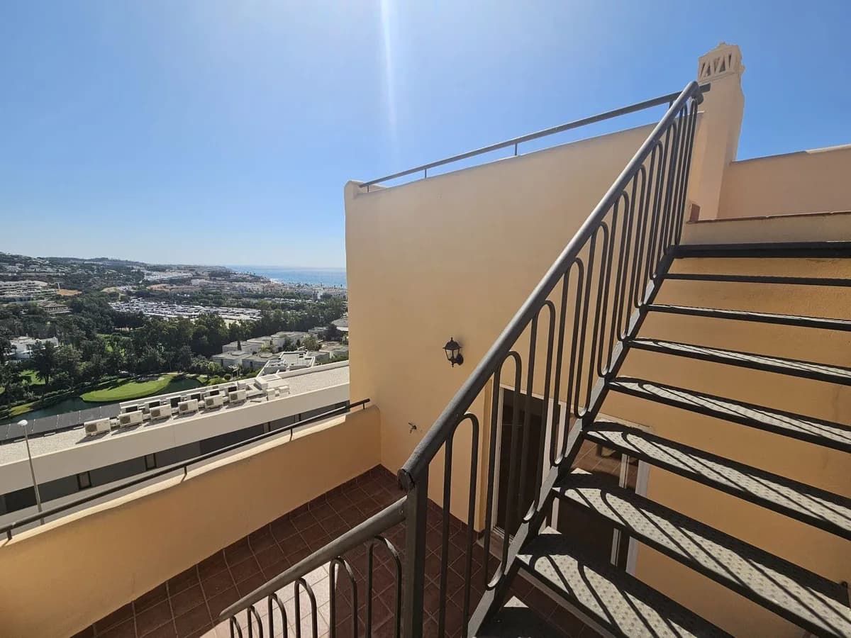 4 Bedroom Townhouse for Sale in La Cala, Málaga - Image 8