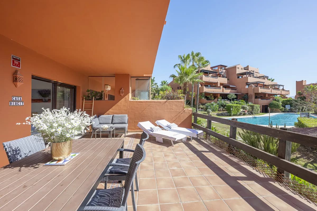 2 Bedroom Ground Floor Apartment for Sale in Estepona, Málaga - Image 2