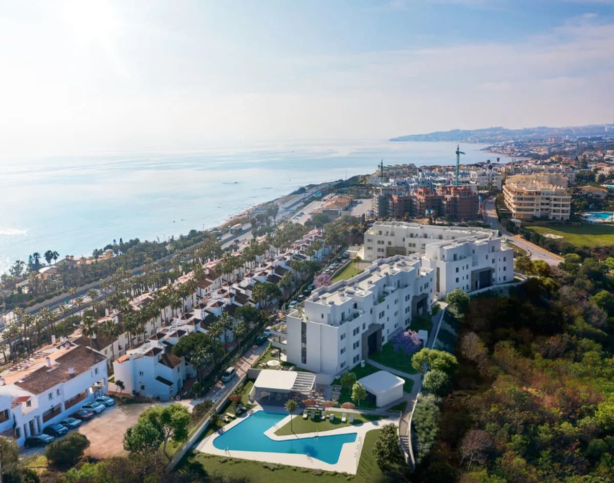 3 Bedroom Middle Floor Apartment for Sale in El Chaparral, Málaga - Image 6