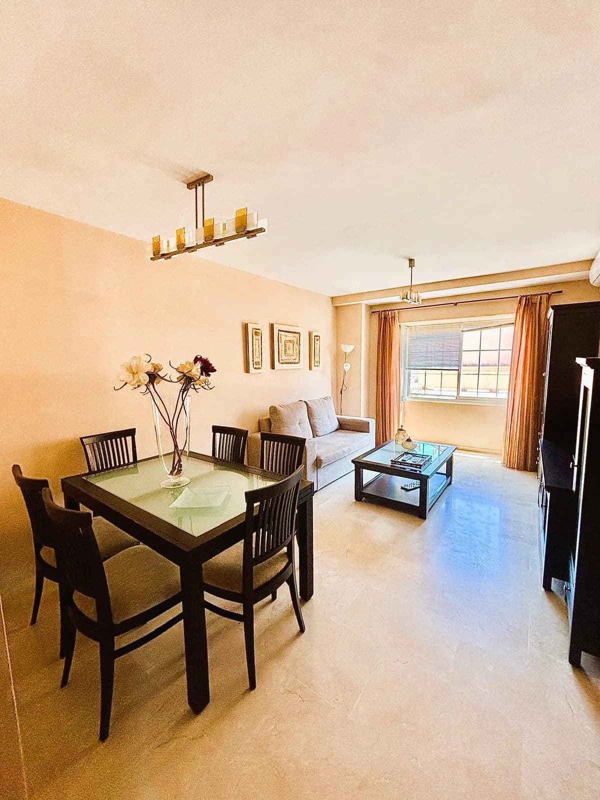 2 Bedroom Middle Floor Apartment for Sale in Fuengirola, Málaga - Image 2