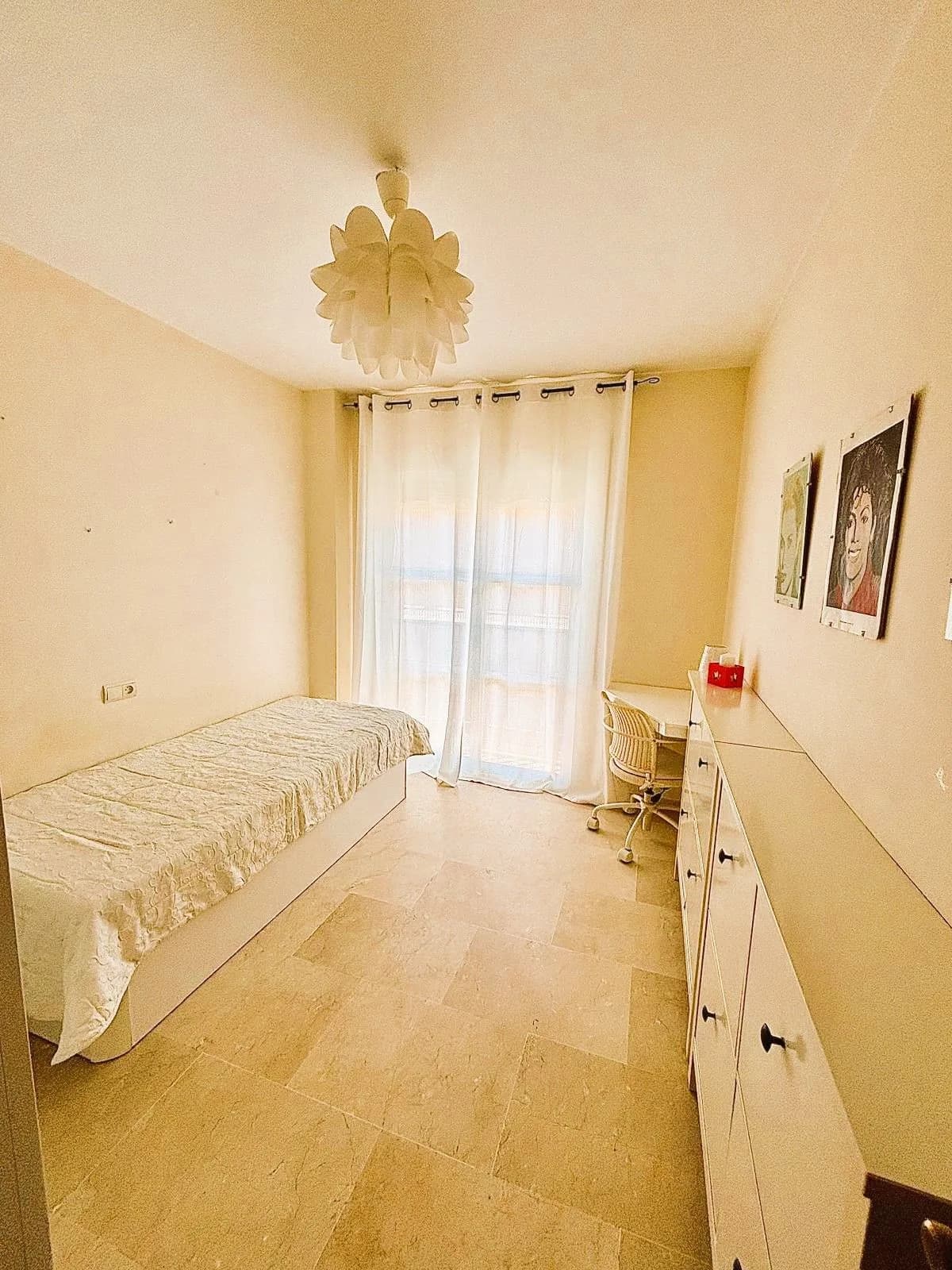 2 Bedroom Middle Floor Apartment for Sale in Fuengirola, Málaga - Image 8