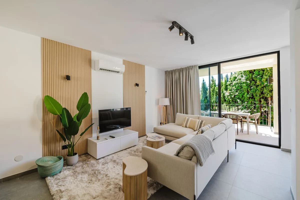 3 Bedroom Townhouse for Sale in Aloha, Málaga - Image 3