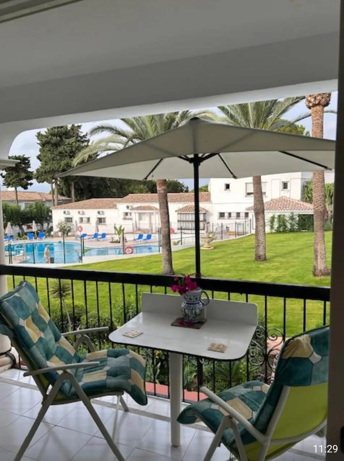 1 Bedroom Top Floor Apartment for Sale in El Paraiso, Málaga - Image 2