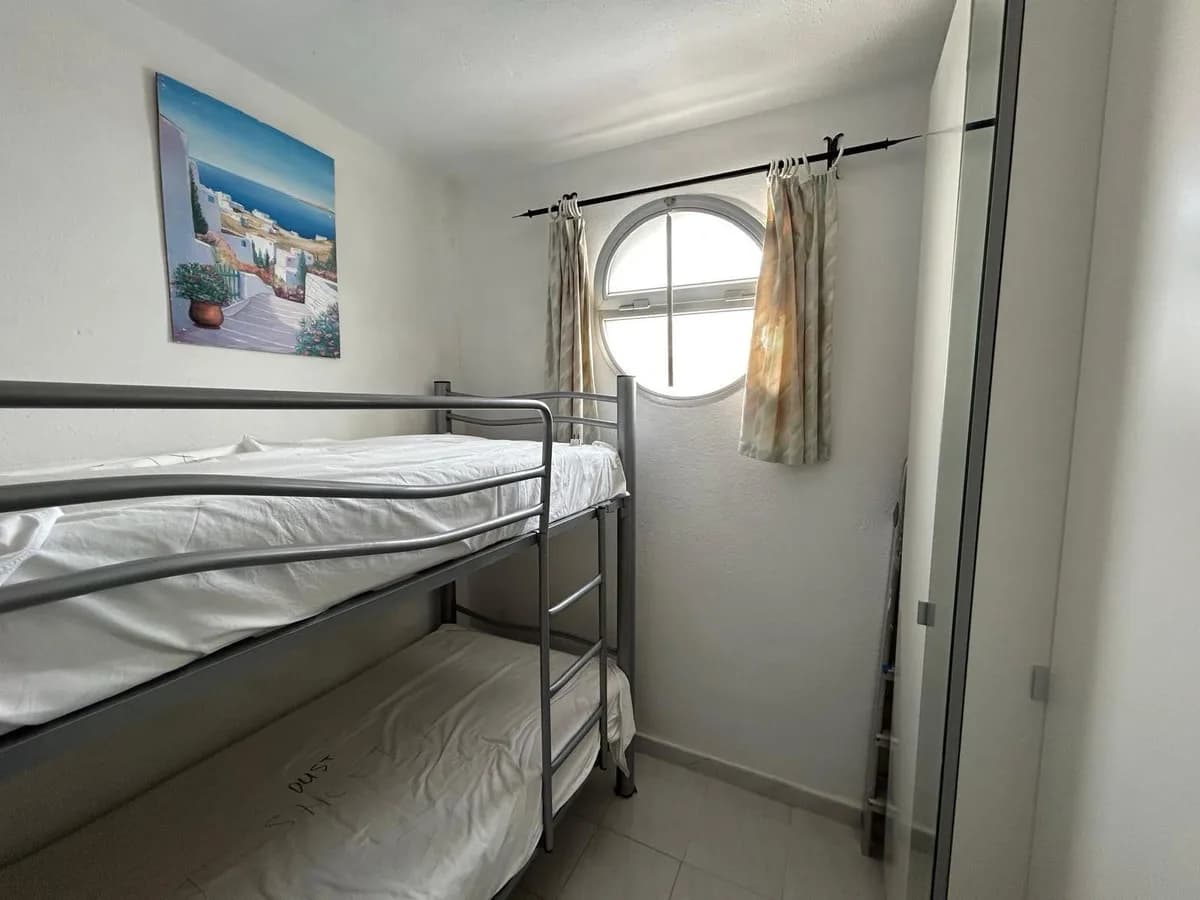 1 Bedroom Top Floor Apartment for Sale in El Paraiso, Málaga - Image 8