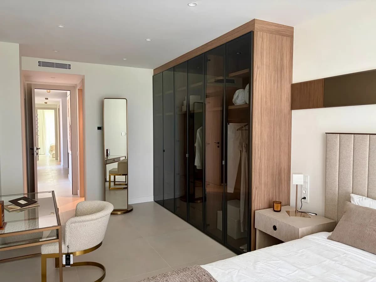 4 Bedroom Ground Floor Apartment for Sale in Estepona, Málaga - Image 4
