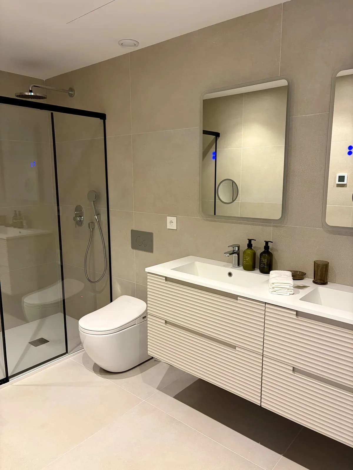 4 Bedroom Ground Floor Apartment for Sale in Estepona, Málaga - Image 5