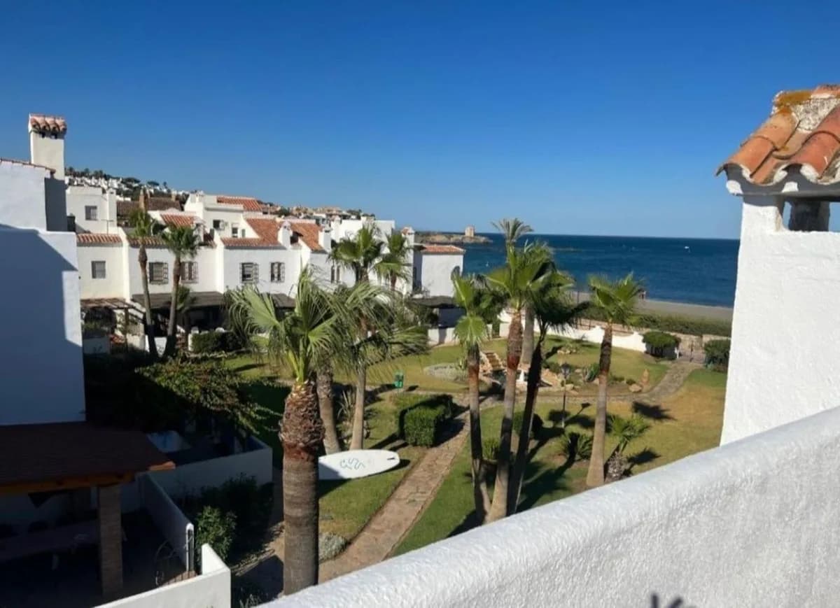 4 Bedroom Townhouse for Sale in Casares Playa, Málaga