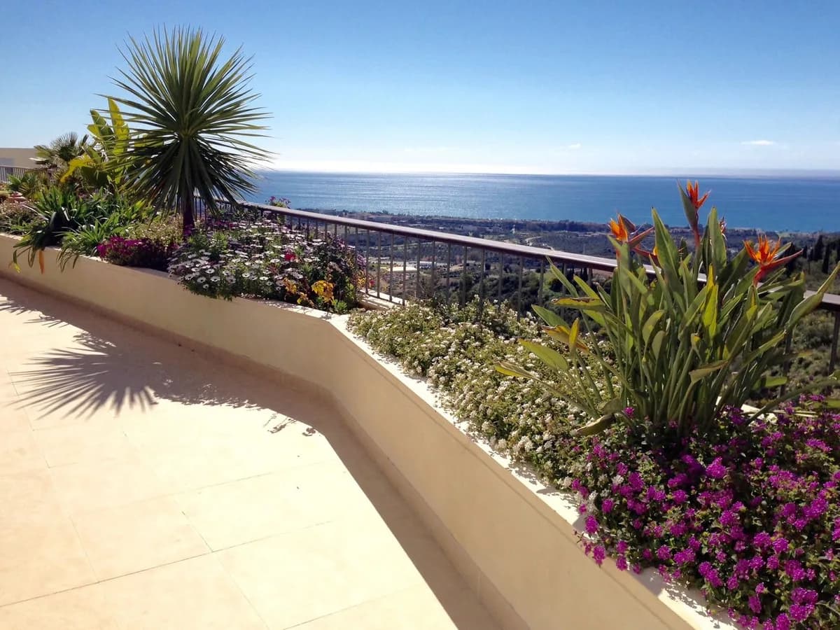 3 Bedroom Middle Floor Apartment for Sale in Altos de los Monteros, Málaga - Image 5