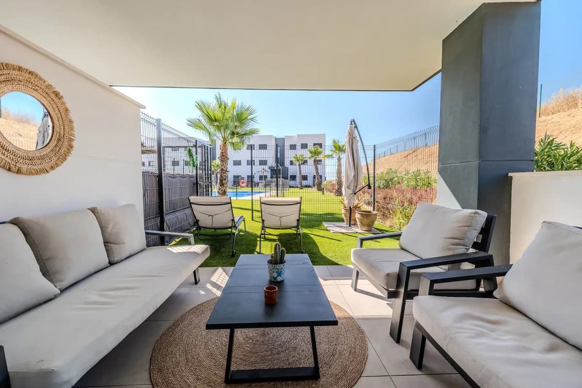3 Bedroom Ground Floor Apartment for Sale in Estepona, Málaga - Image 2