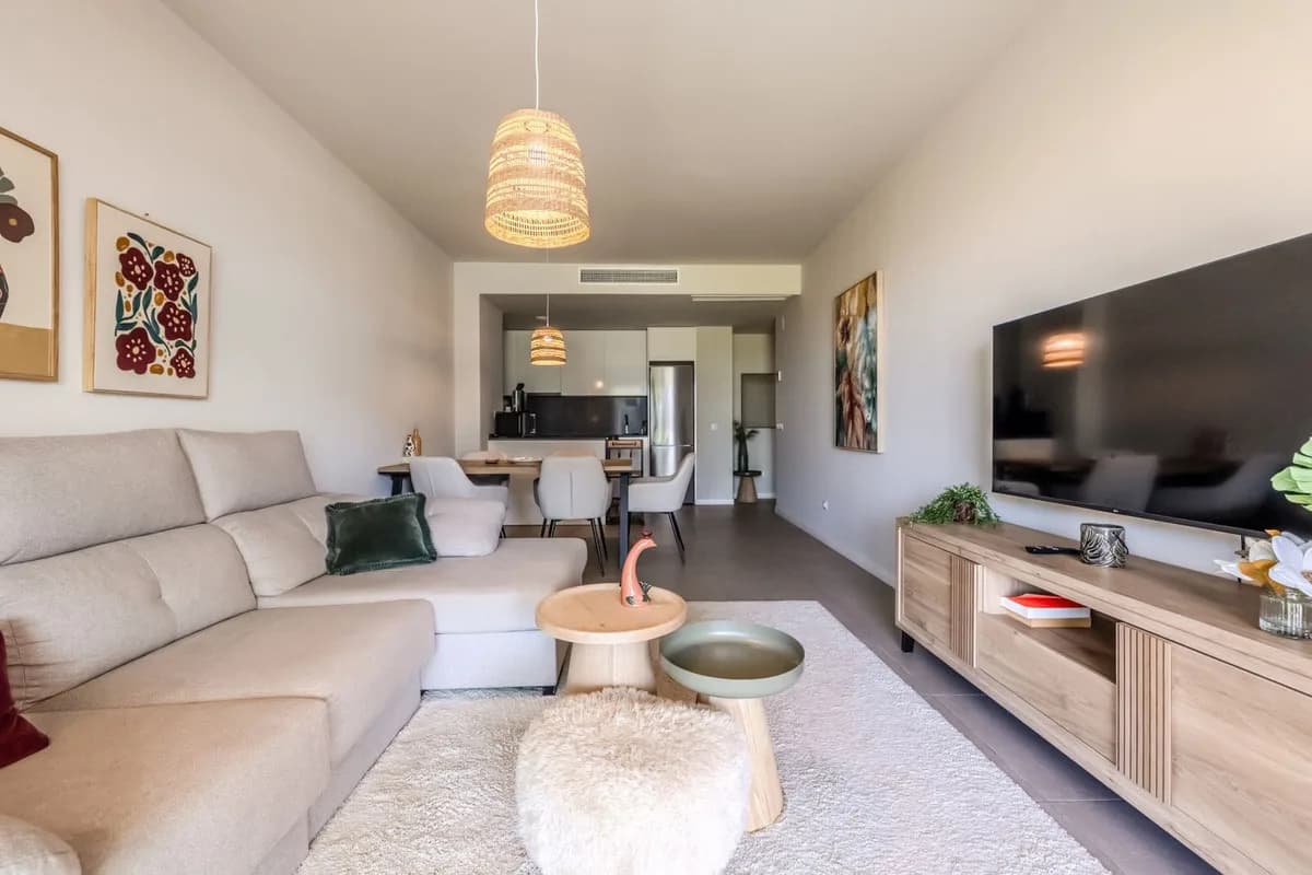 3 Bedroom Ground Floor Apartment for Sale in Estepona, Málaga - Image 3