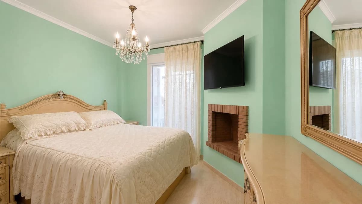 1 Bedroom Middle Floor Apartment for Sale in Calahonda, Málaga - Image 7
