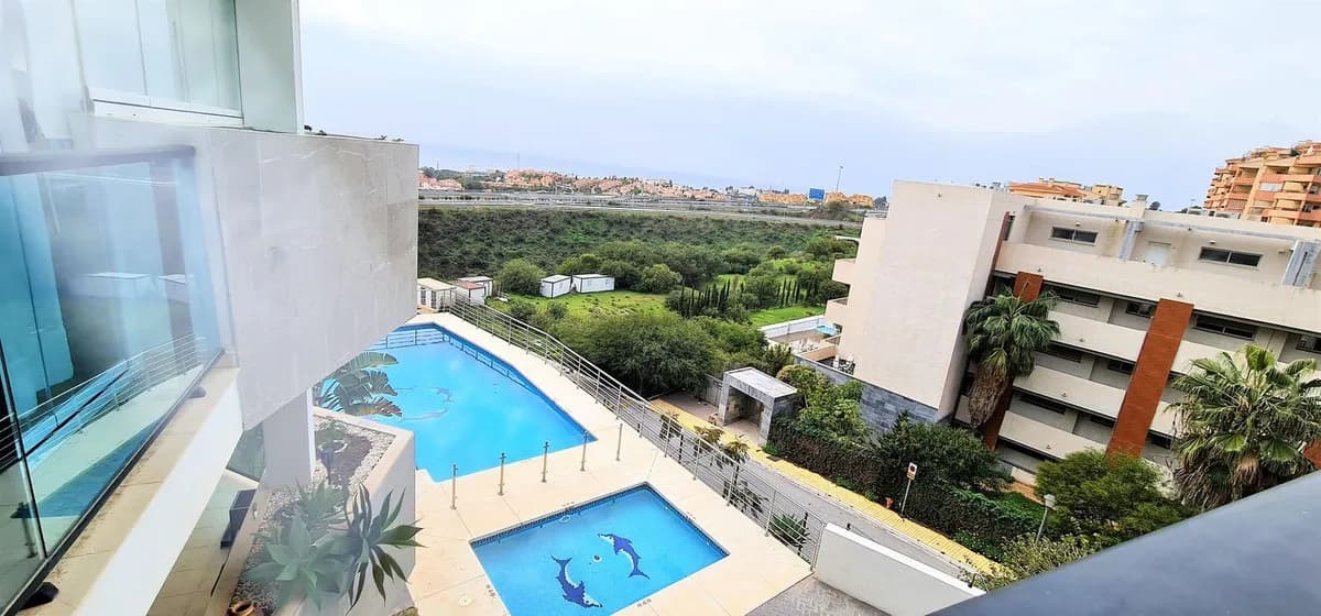 2 Bedroom Middle Floor Apartment for Sale in Calahonda, Málaga