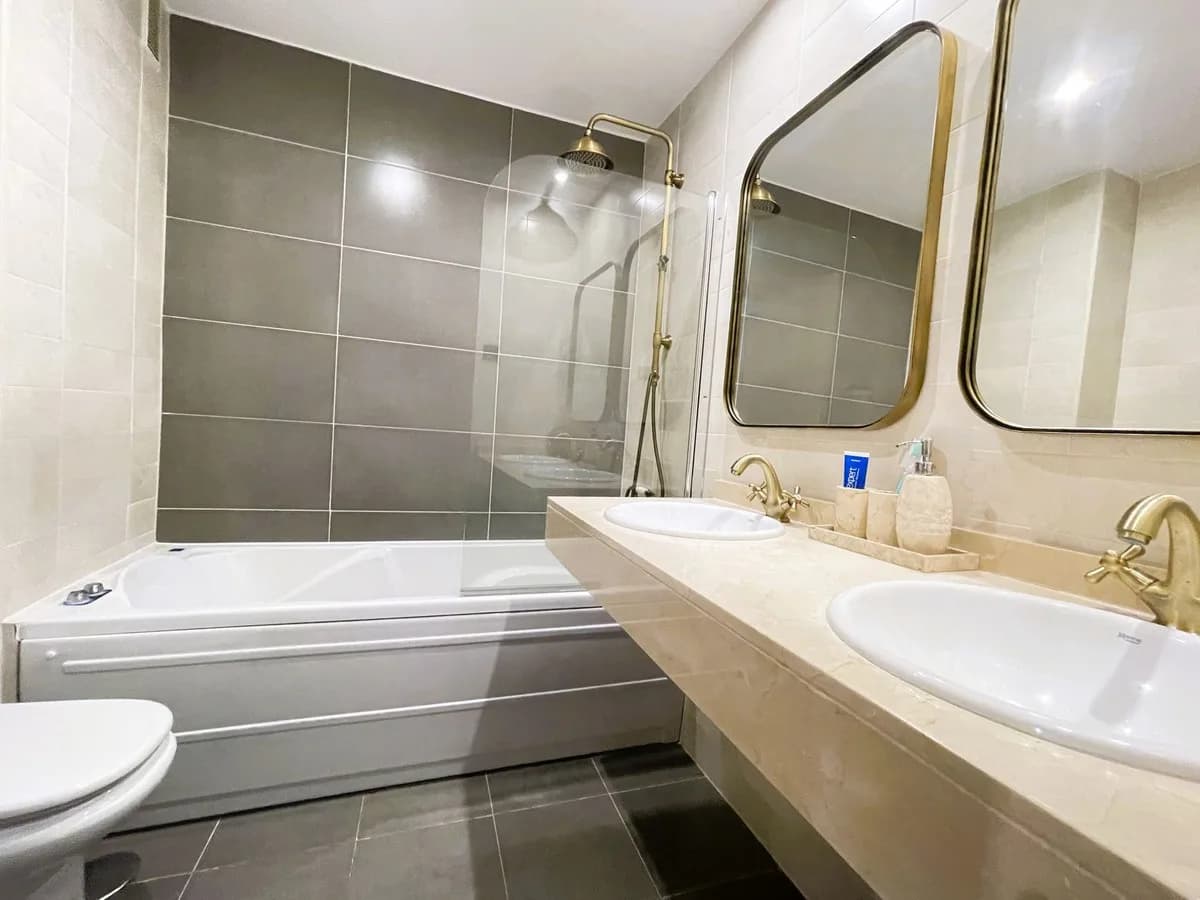 2 Bedroom Middle Floor Apartment for Sale in Calahonda, Málaga - Image 8
