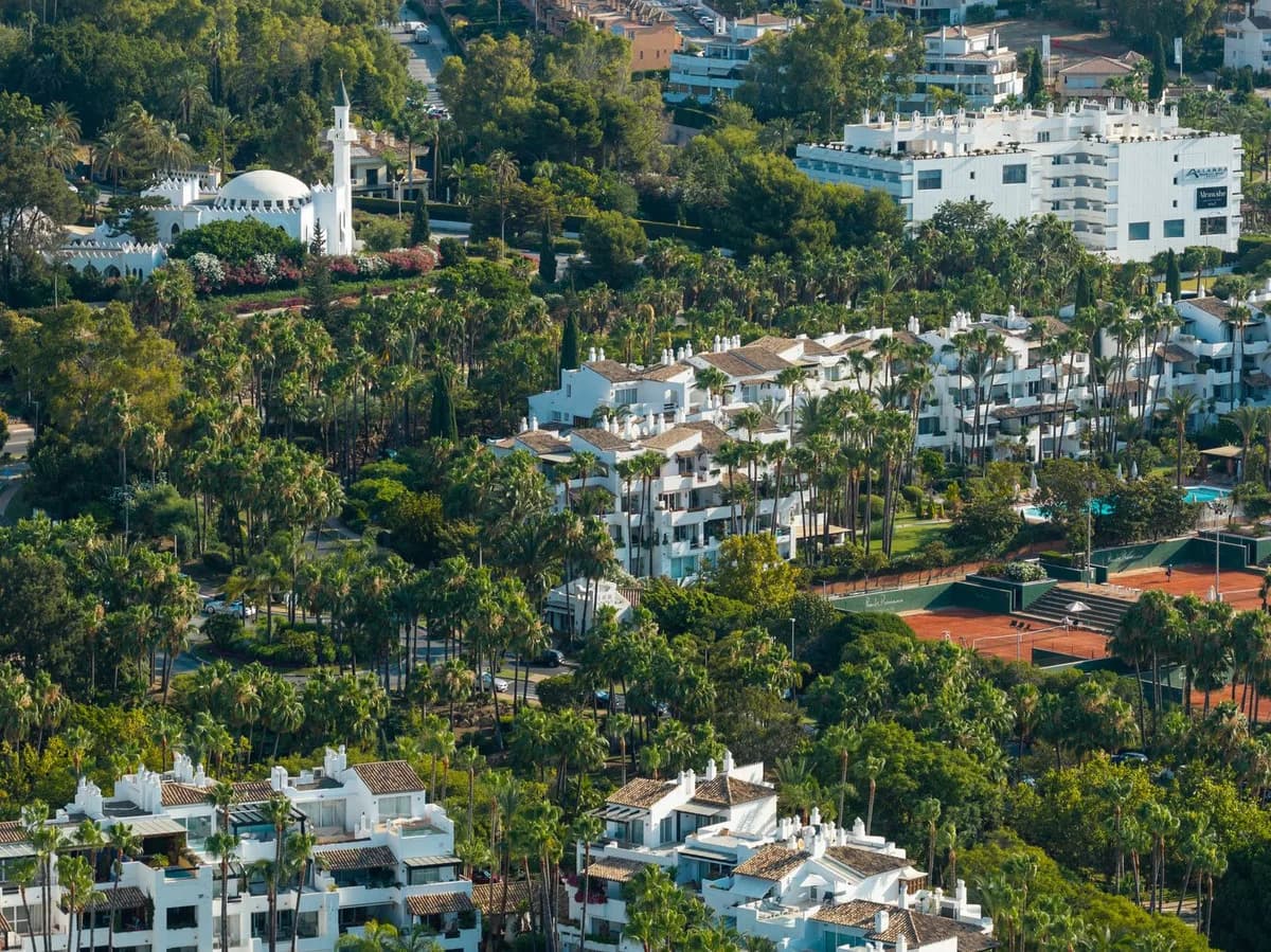 3 Bedroom Penthouse Duplex for Sale in The Golden Mile, Málaga - Image 2