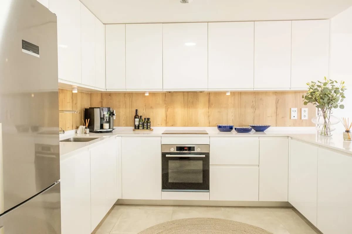2 Bedroom Ground Floor Apartment for Sale in Estepona, Málaga - Image 2