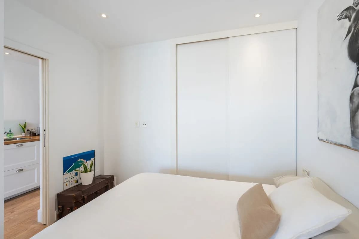 1 Bedroom Middle Floor Apartment for Sale in Puerto Banús, Málaga - Image 9
