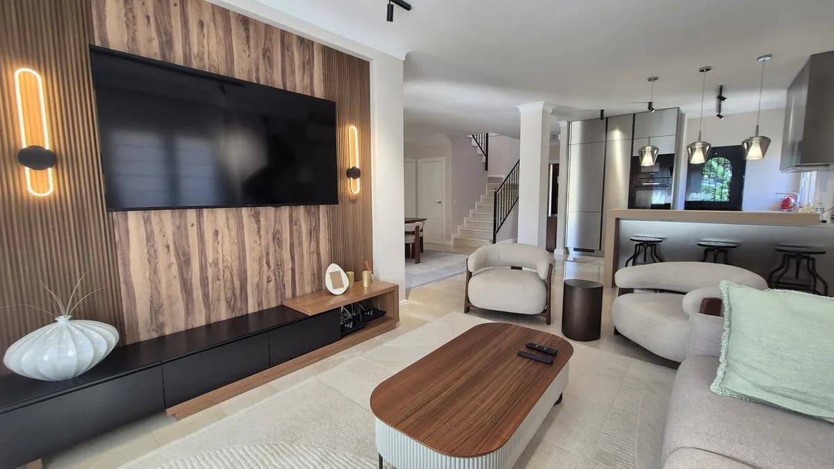 4 Bedroom Detached Villa for Sale in Riviera del Sol, Málaga