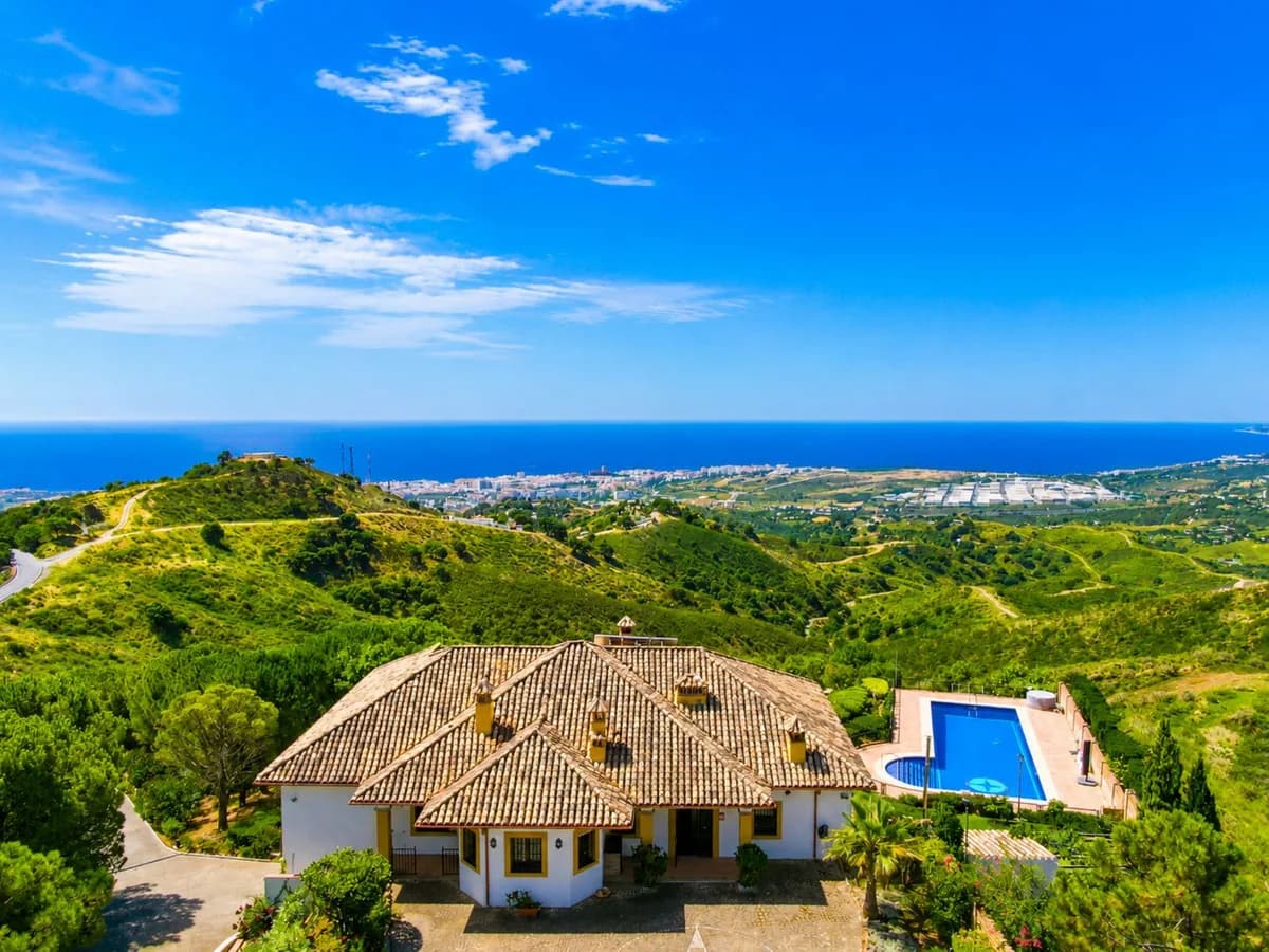 6 Bedroom Finca - Cortijo for Sale in Estepona, Málaga - Image 4