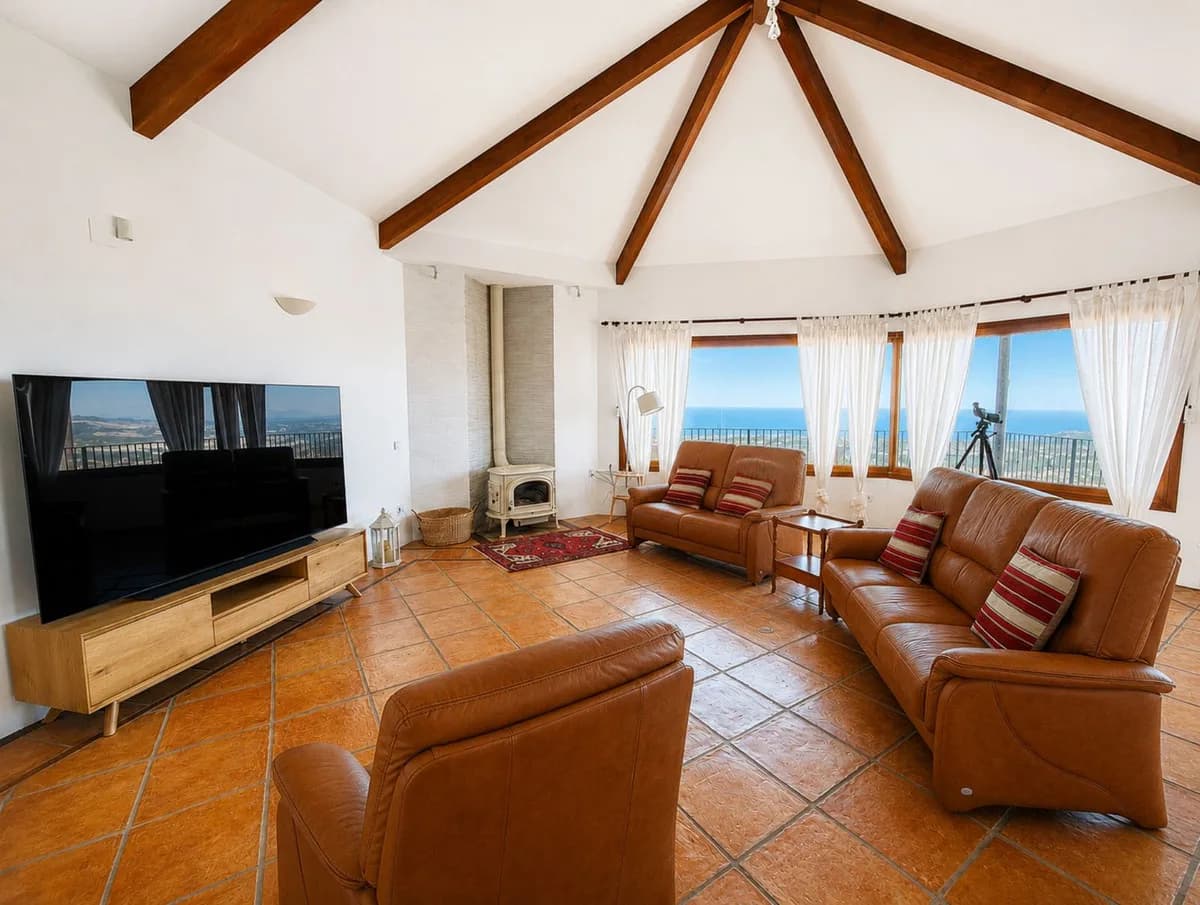6 Bedroom Finca - Cortijo for Sale in Estepona, Málaga - Image 7